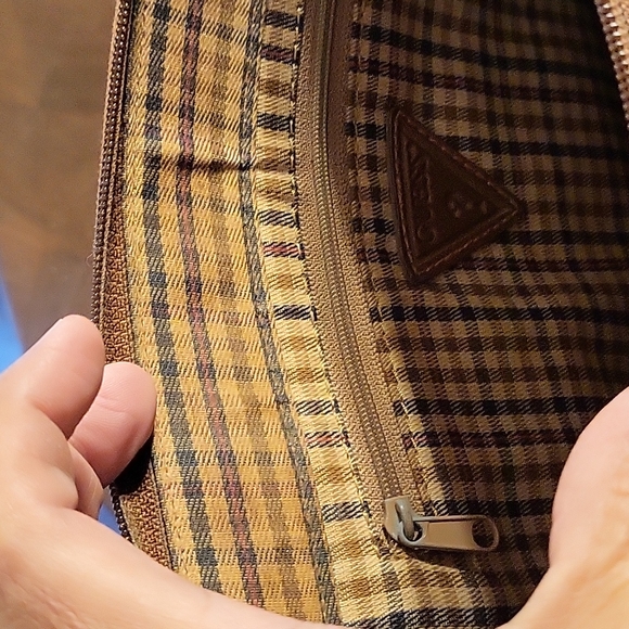 Vintage Black Pebble Leather Guess Purse - Picture 7 of 9